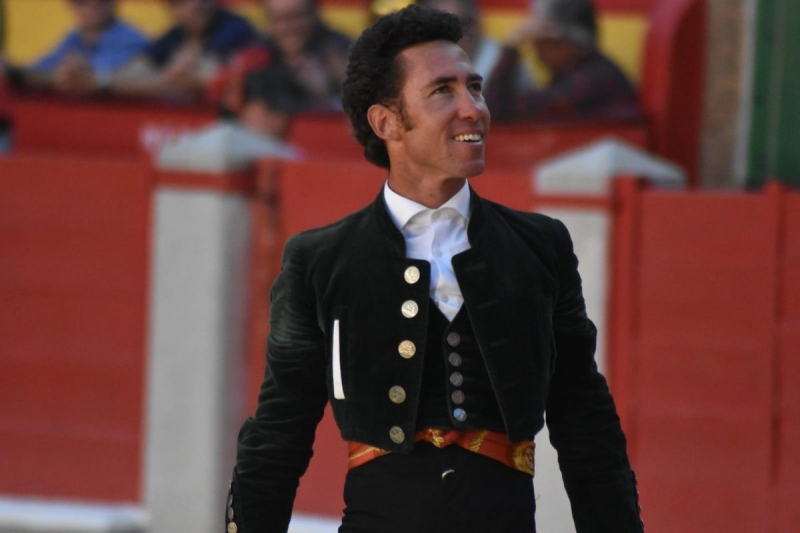 LEONARDO_HERNÁNDEZ_-_GRANADA.jpg