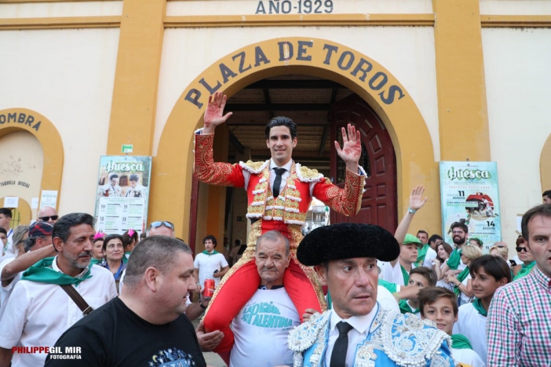 lopez simón puerta grande huesca